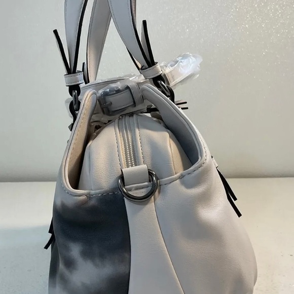 VERA WANG Cream Grey Gray Faux Leather Satchel Strap Purse Zip Tote Hand Bag/NEW - Picture 3 of 7